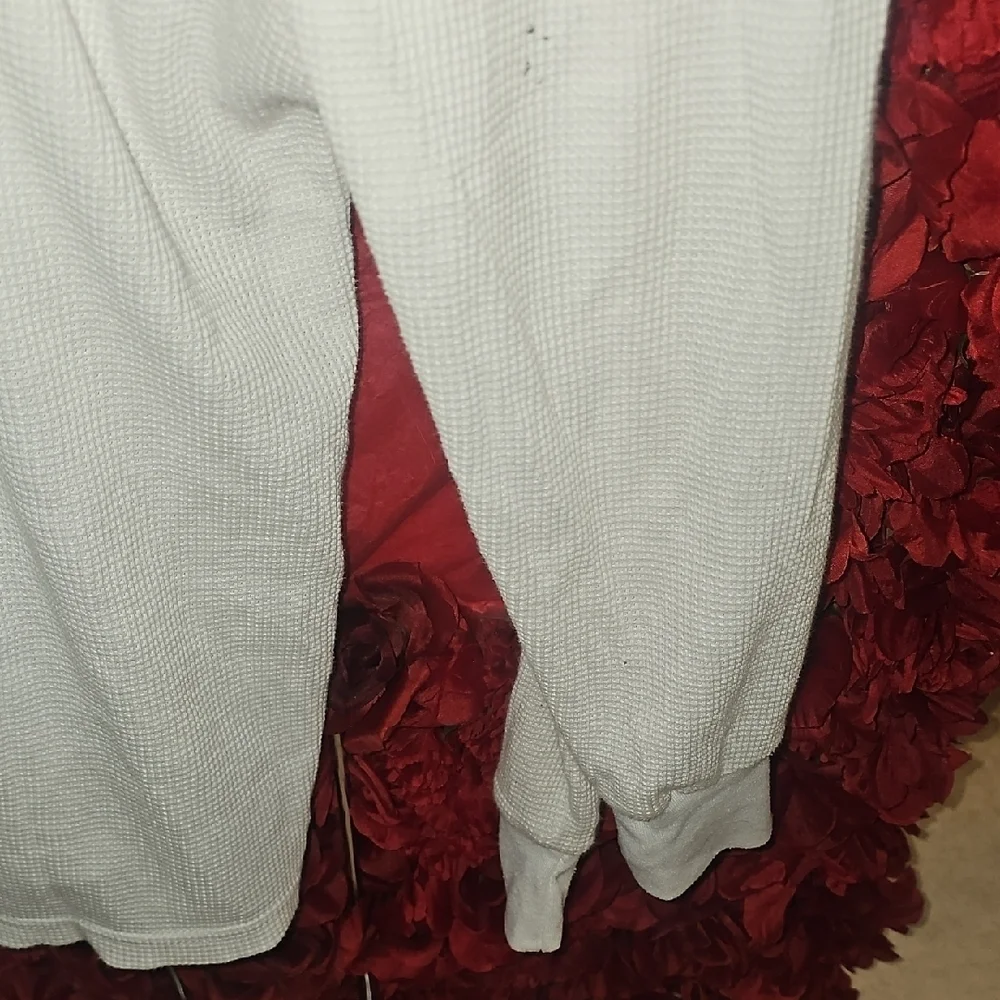 Men's Thermal Shirt & Pants Size Medium ( Slight Pink On Right Shoulder)